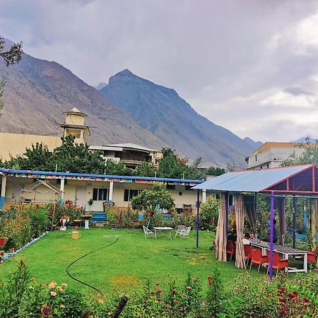Madina Hotel 2 Gilgit Eksteriør bilde