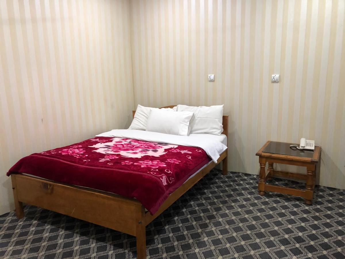 Madina Hotel 2 Gilgit Eksteriør bilde